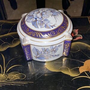 Vintage 1985 Eski Harem Porcelain Blue and Gold Decorative Box
